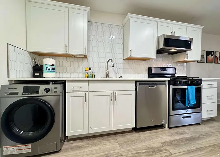 2B1B Modern Downtown Atl Condo W 1 Free Parking Lm1007