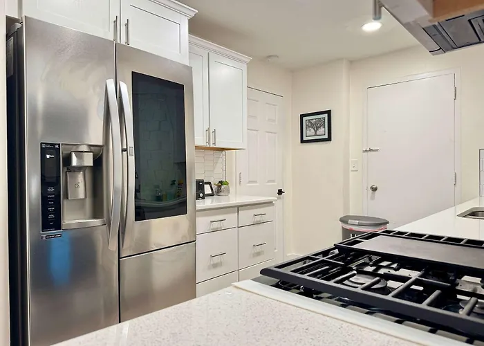 2B1B Modern Downtown Atl Condo W 1 Free Parking Lm1007